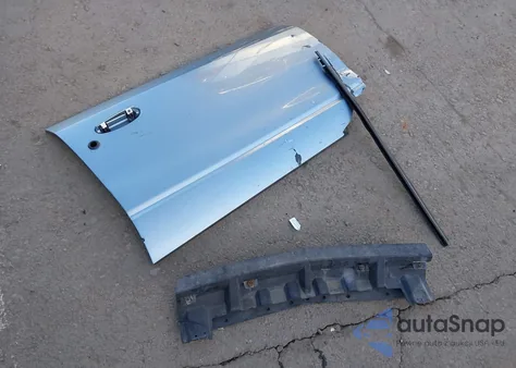 2002 Saturn S-Series Sl2 z USA, uszkodzony, nr VIN 1G8ZK52782Z293955